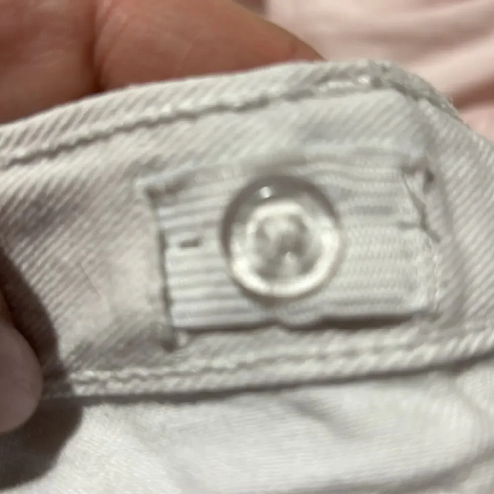 Old Navy 6 White Shorts adjustable waist line cuffs cotton